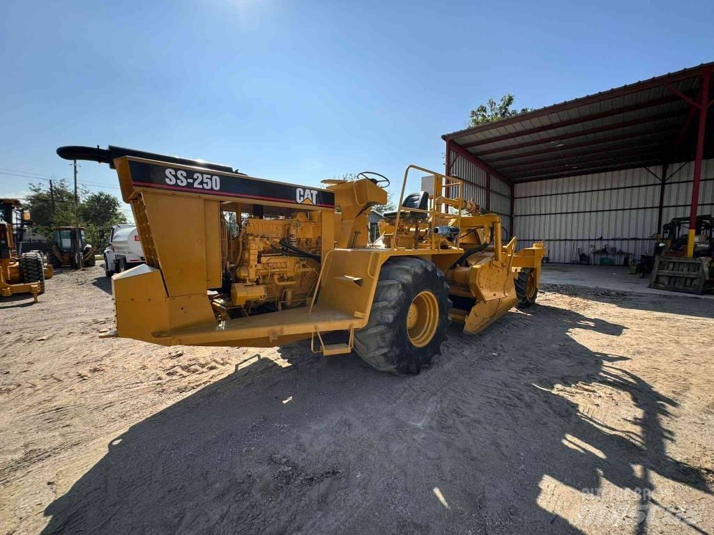 CAT SS 250 Espalhadoras de asfalto