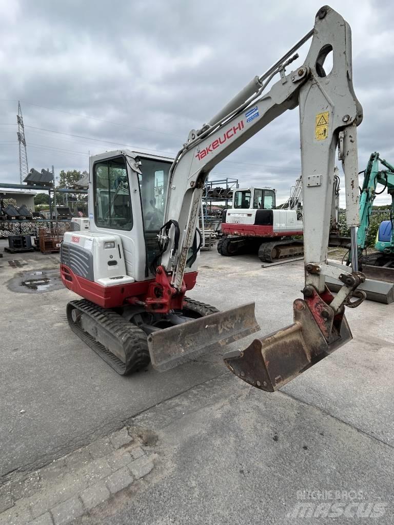 Takeuchi TB 228 Miniescavadeiras