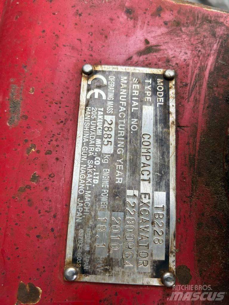 Takeuchi TB 228 Miniescavadeiras