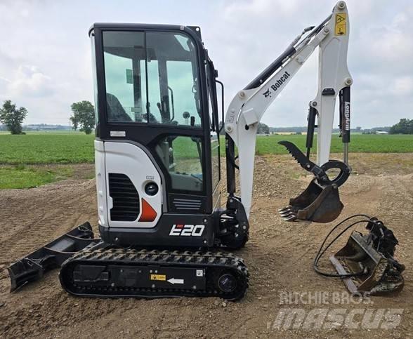 Bobcat E20 Miniescavadeiras