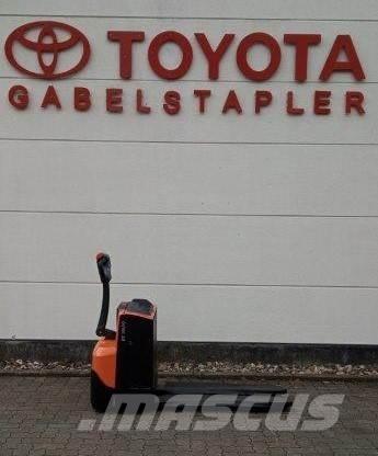 Toyota LWE 200 Porta palettes