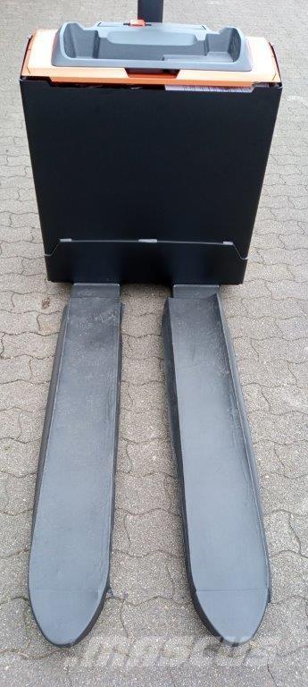 Toyota LWE 200 Empilhador para operador externo