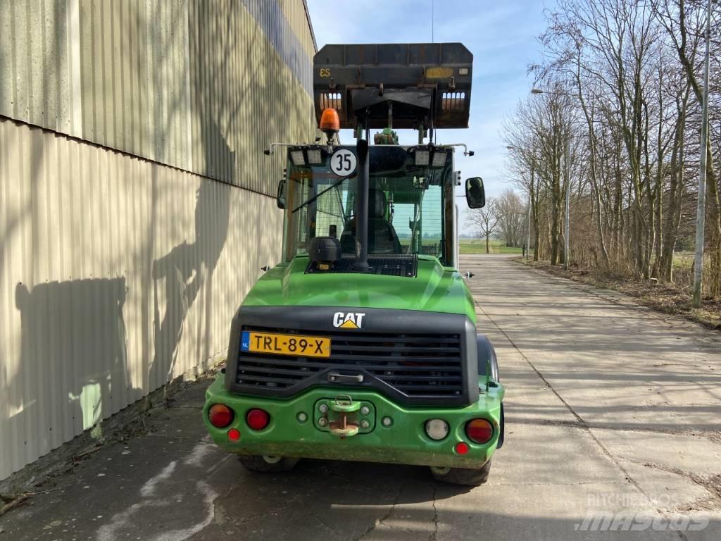 CAT 906M Carregadeiras de rodas