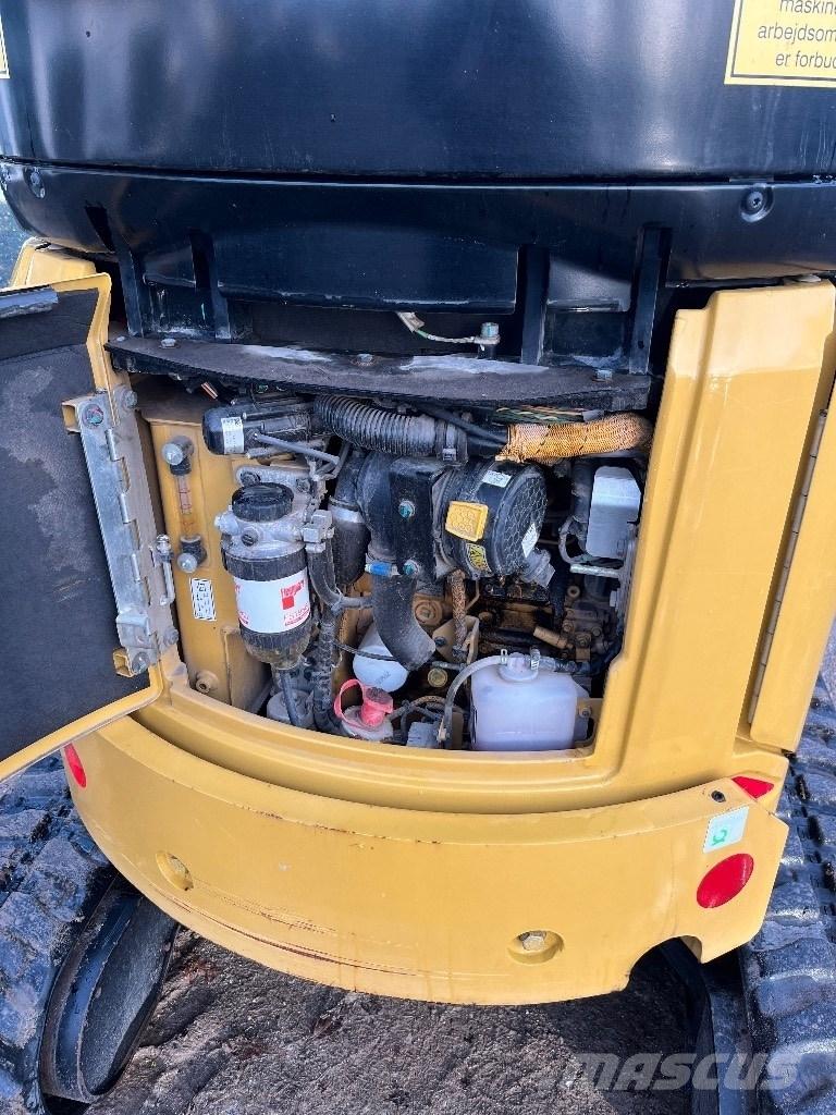 CAT 302 Miniescavadeiras