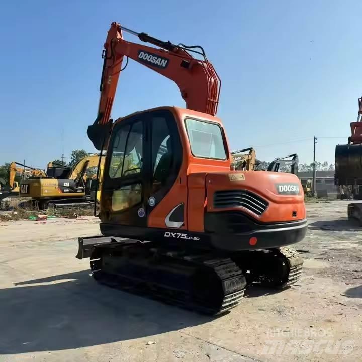 Doosan DX75-9C Escavadoras Midi 7t - 12t