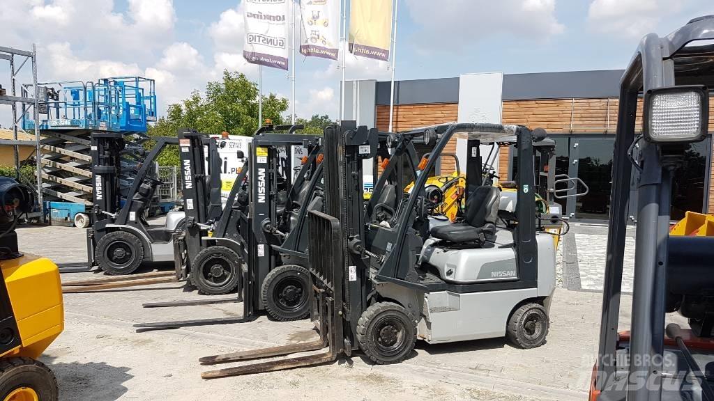 Nissan U1D2A25LQ Empilhadores a gás