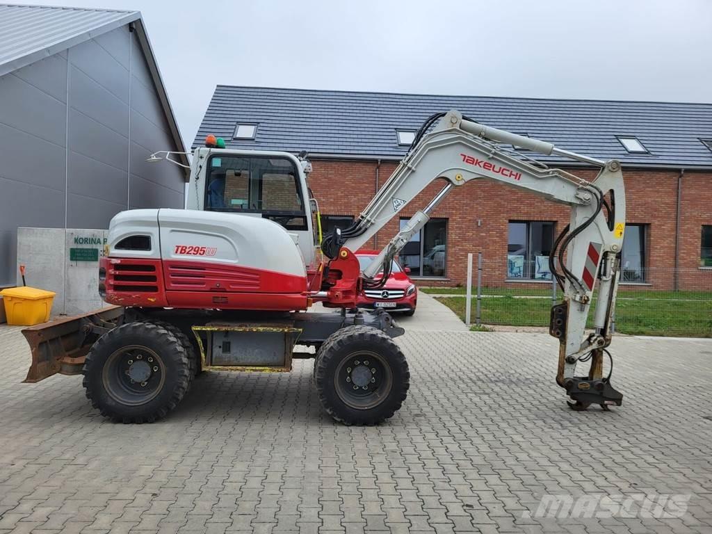 Takeuchi TB295W Escavadoras Midi 7t - 12t