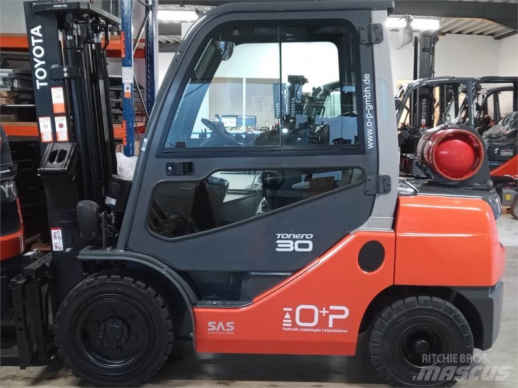 Toyota 02-8FGF30 Empilhadores a gás