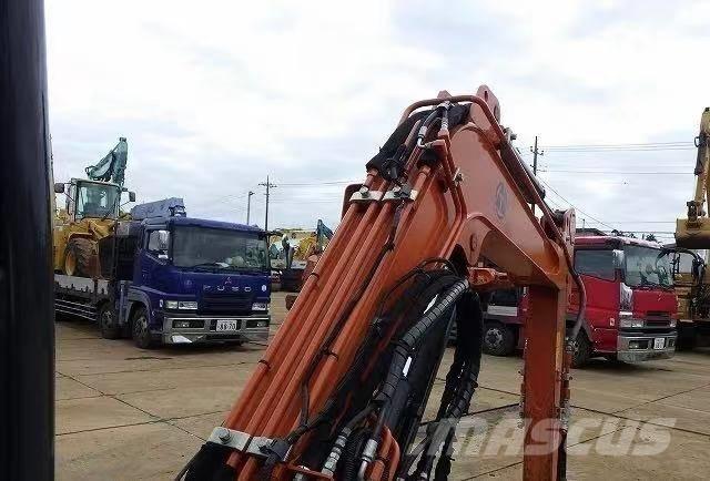 Hitachi 30 Miniescavadeiras