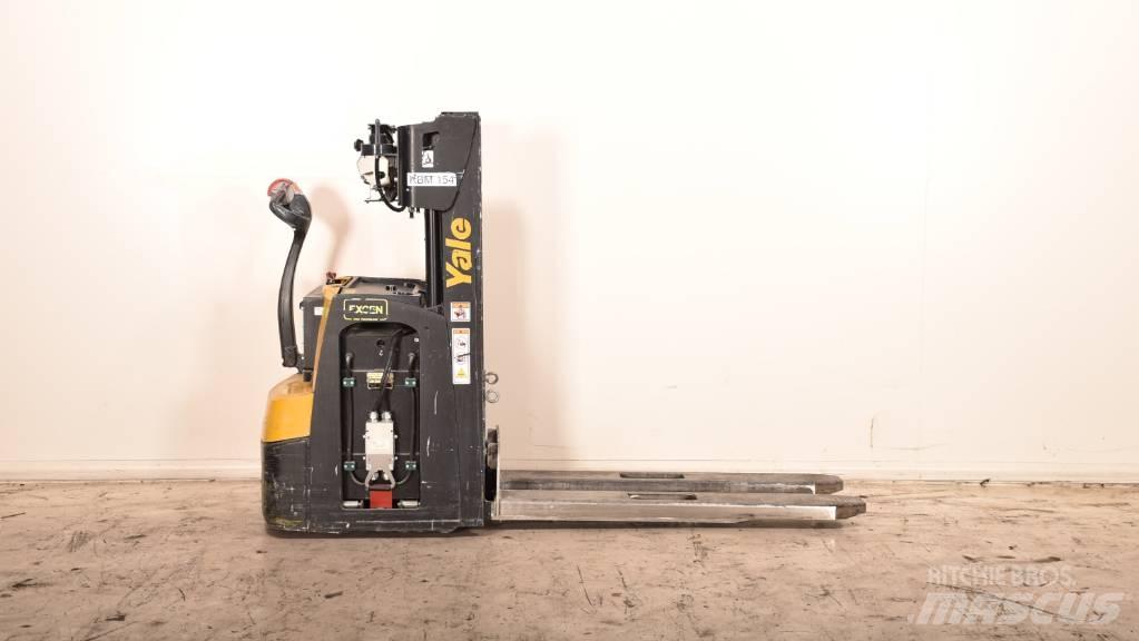 Yale MS20 Empilhador para operador externo