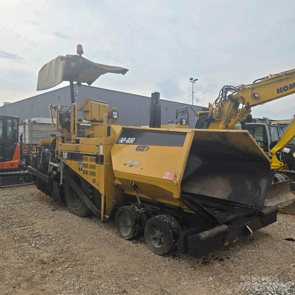 CAT AP 600 Espalhadoras de asfalto