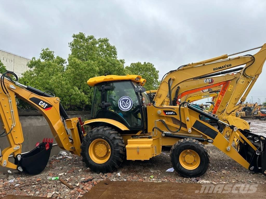 CAT 420 F Retroescavadeiras