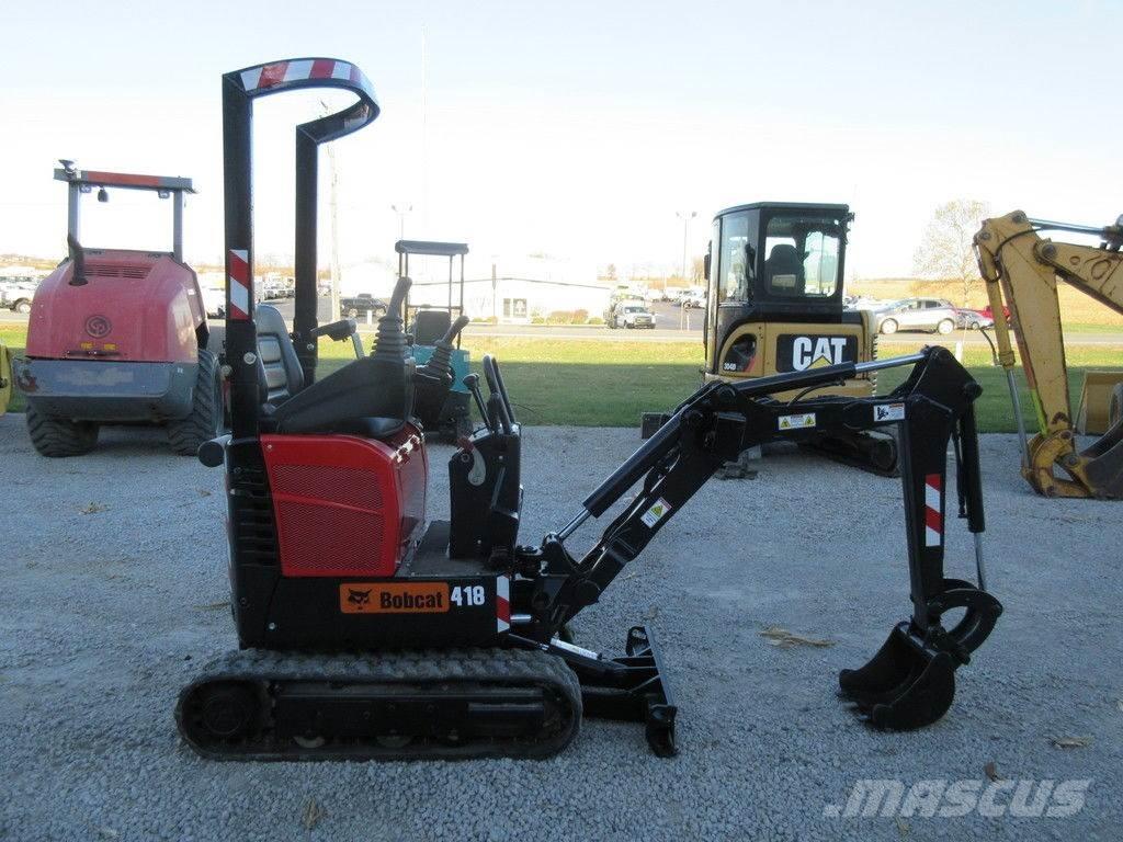  Bobcat® 418 Miniescavadeiras