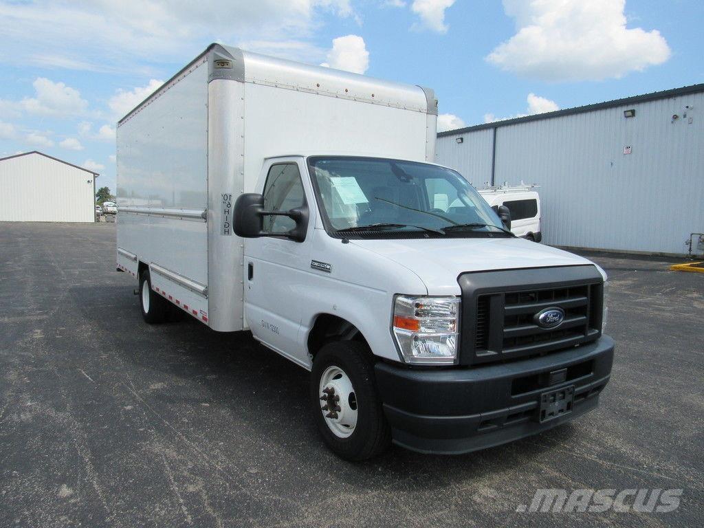 Ford E-350 Caminhões de caixa fechada