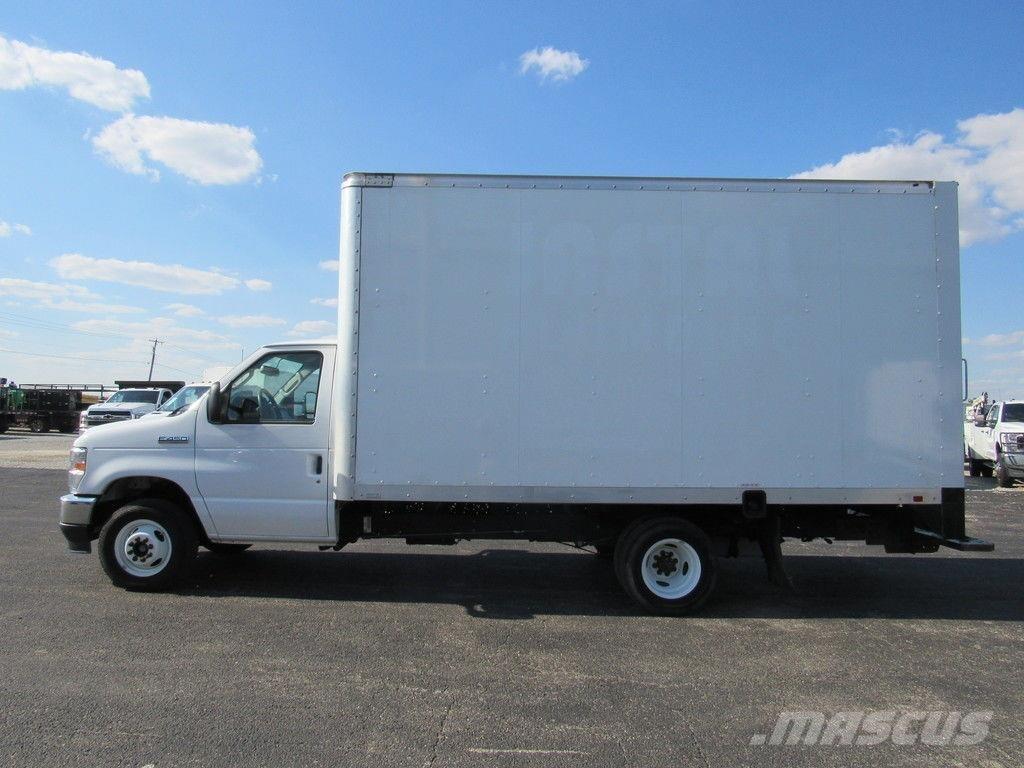 Ford E-450 Caminhões de caixa fechada