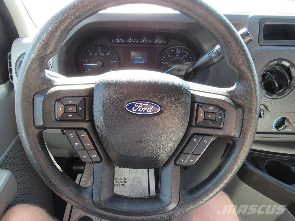 Ford E-450 Caminhões de caixa fechada