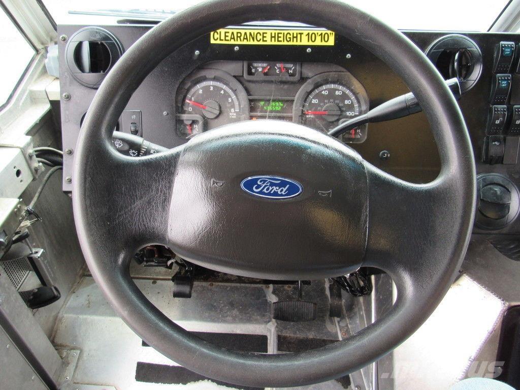 Ford E-450 Caminhões de caixa fechada