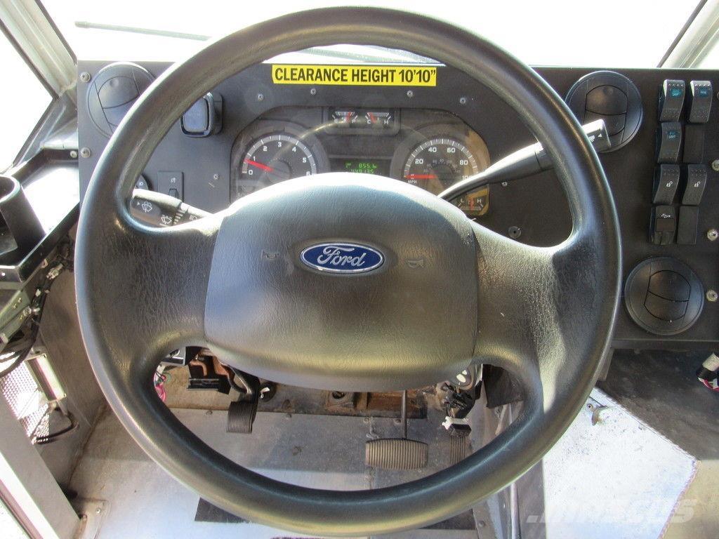 Ford E-450 Caminhões de caixa fechada