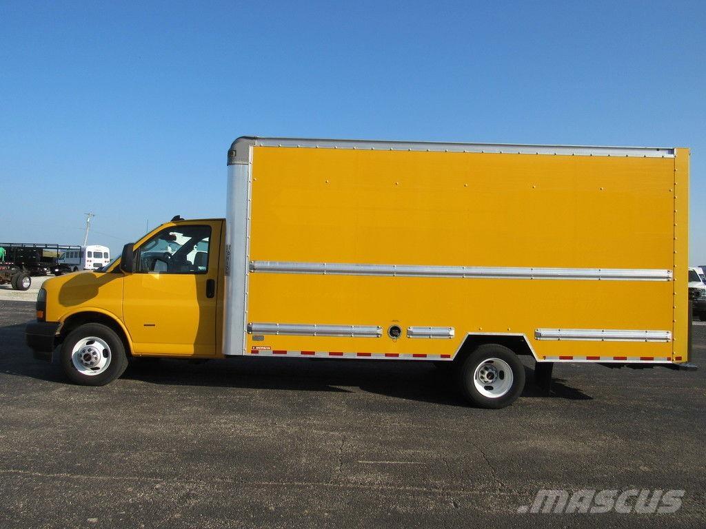 GMC Savana 3500 Caminhões de caixa fechada