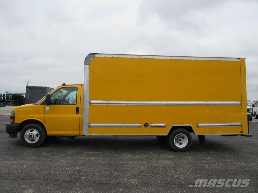 GMC Savana 3500 Caminhões de caixa fechada