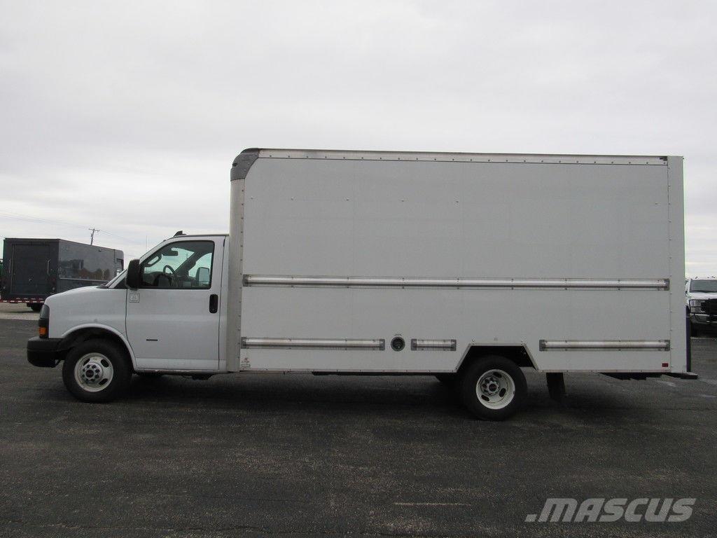 GMC Savana 3500 Caminhões de caixa fechada