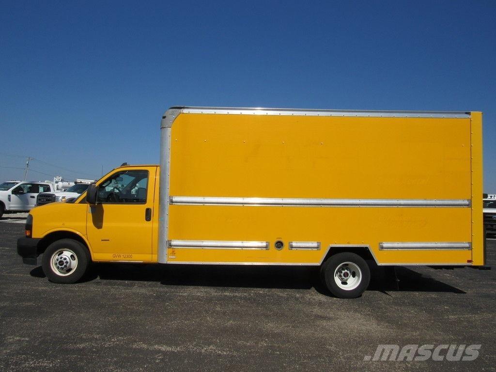 GMC Savana 3500 Caminhões de caixa fechada
