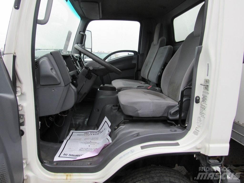 Isuzu NPR Caminhões de caixa fechada