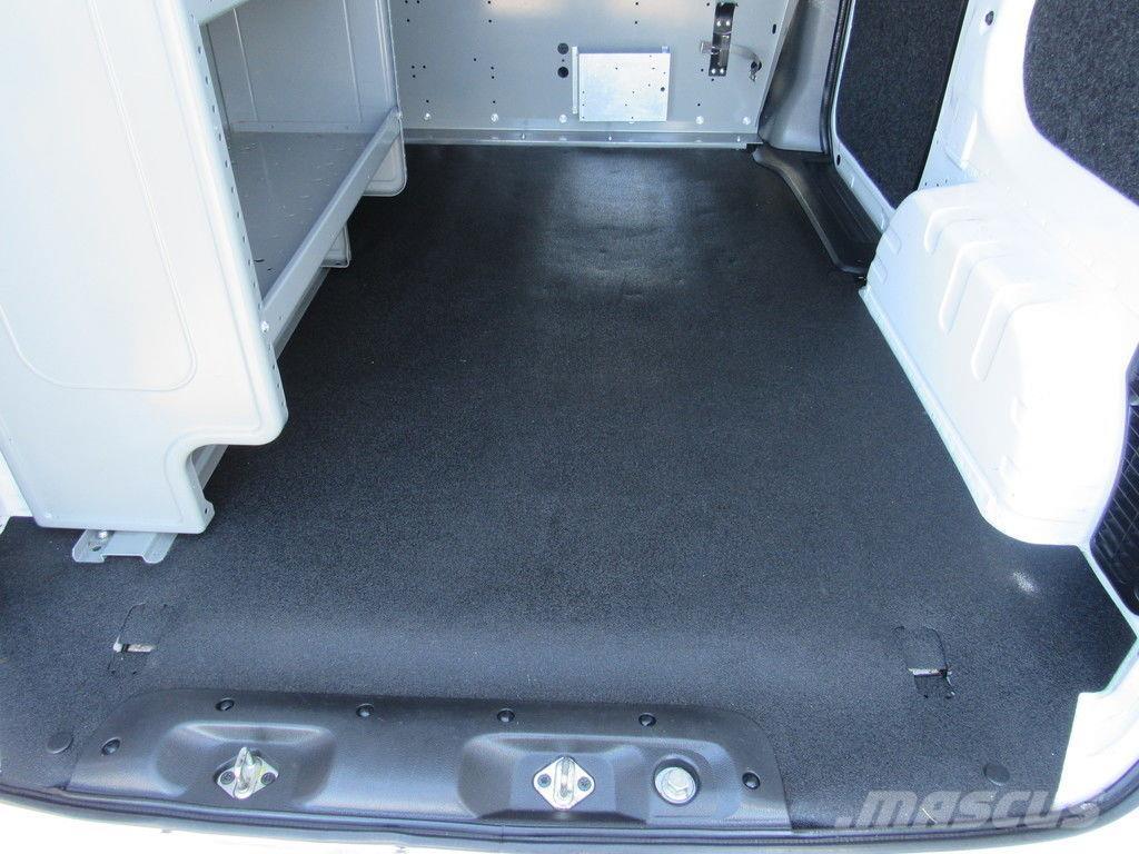 Nissan NV200 Carrinhas de caixa fechada