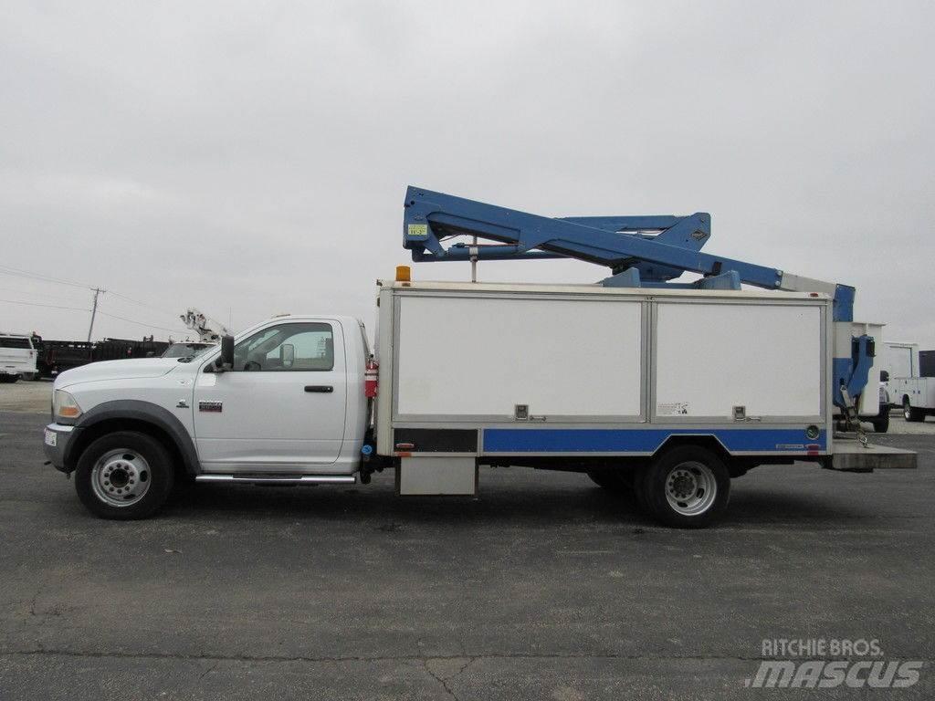 RAM 5500 Plataformas aéreas montadas em camião