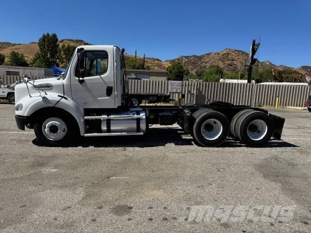Freightliner M 112 Camiões de chassis e cabine