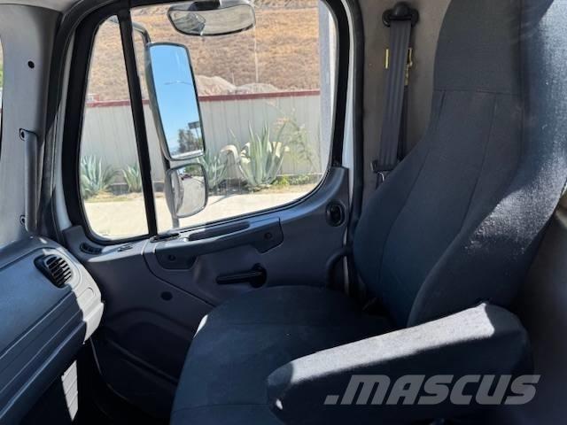 Freightliner M 112 Camiões de chassis e cabine