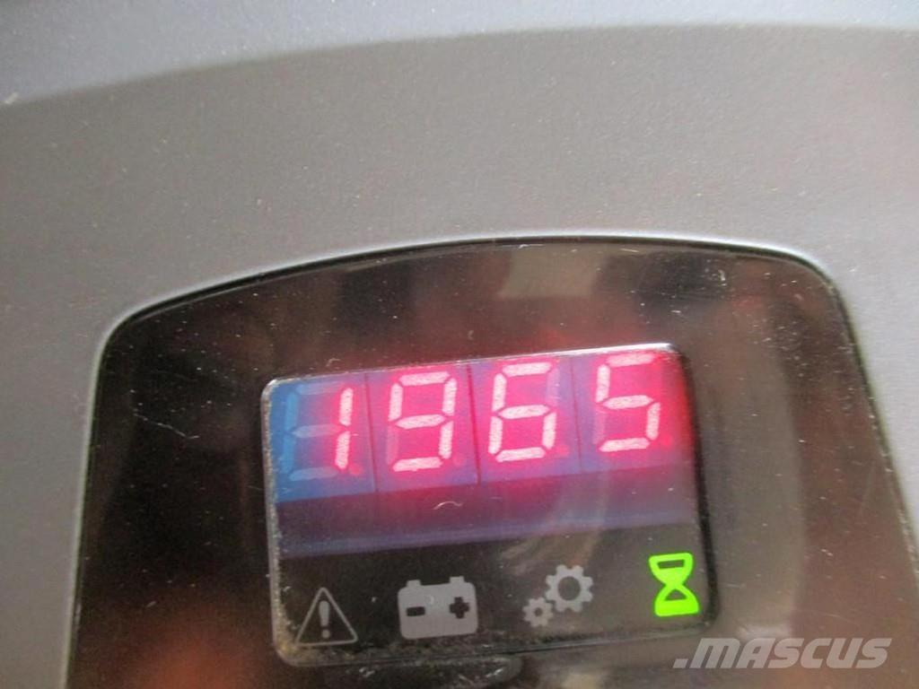 Toyota LPE200 Porta-paletes com plataforma