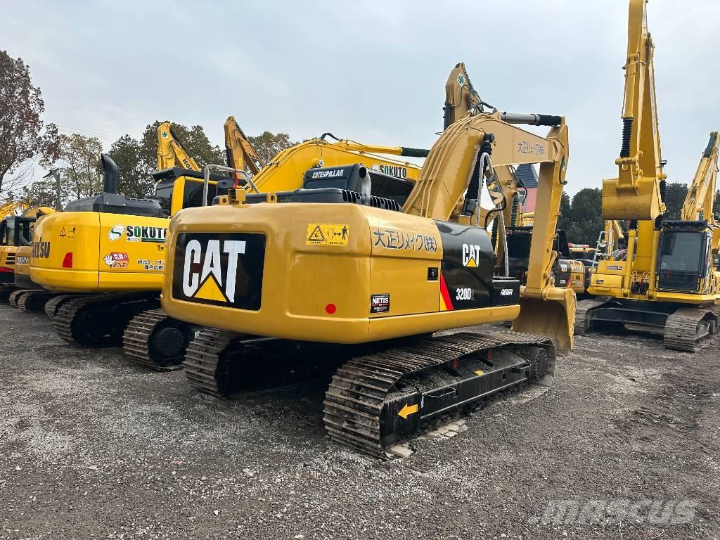 CAT 320 D2 Escavadeiras de esteiras