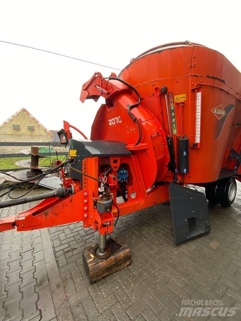 Kuhn Typ 2070 Alimentadores de misturadoras