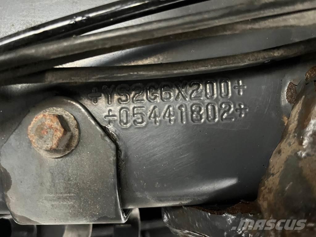 Scania G450 6x2*4 Caminhões de caixa fechada