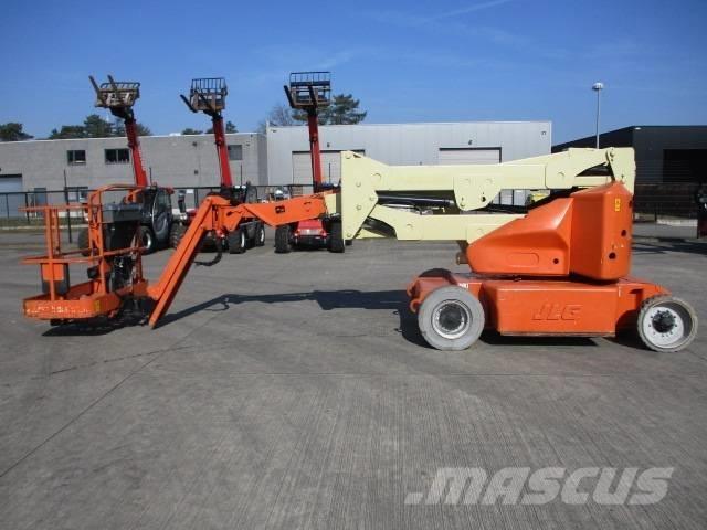 JLG E 400 AJPN (817) Plataformas de braço compactas auto-propulsão