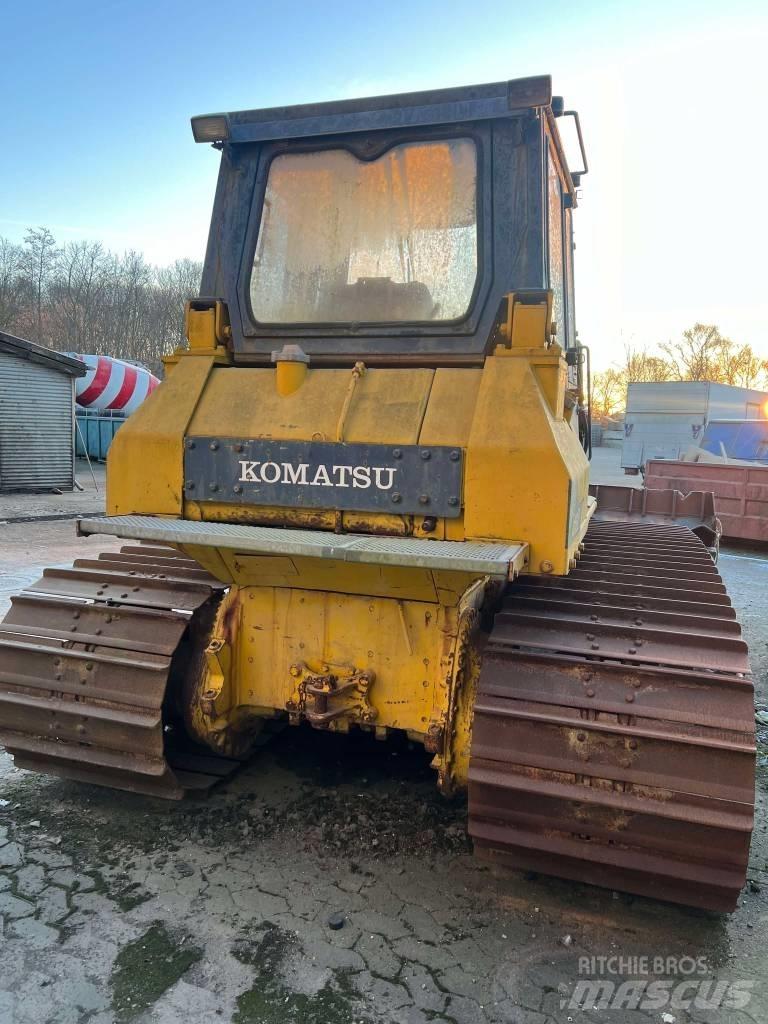 Komatsu D 65 P Dozers - Tratores rastos
