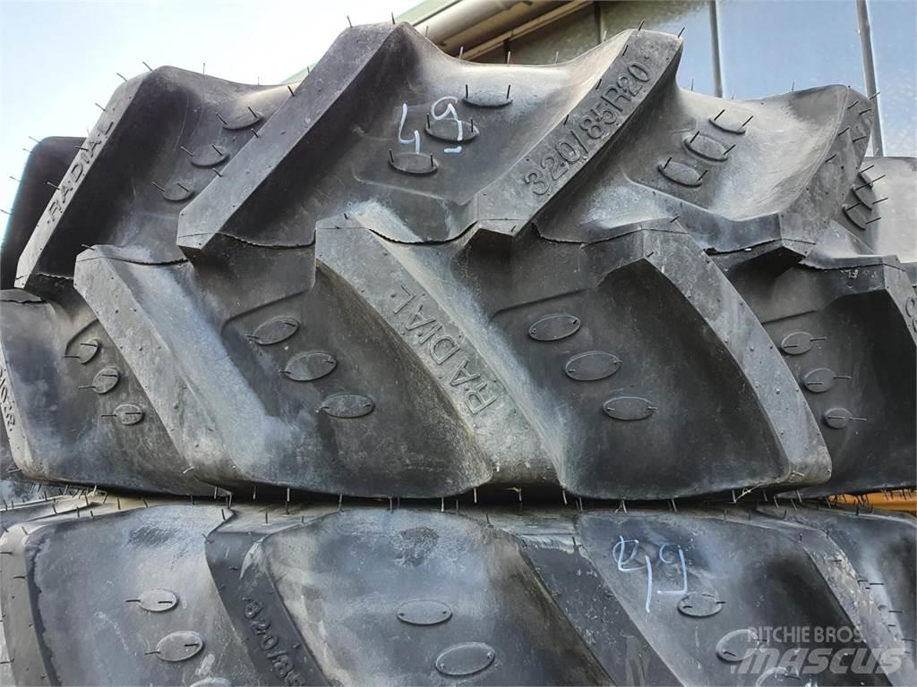 BKT 320/85R20 x2 Pneus Agrícolas