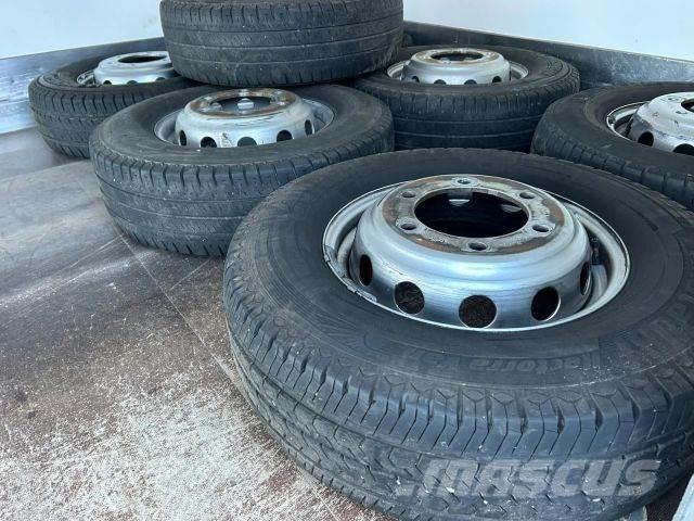 Iveco Daily Carrinhas de caixa fechada