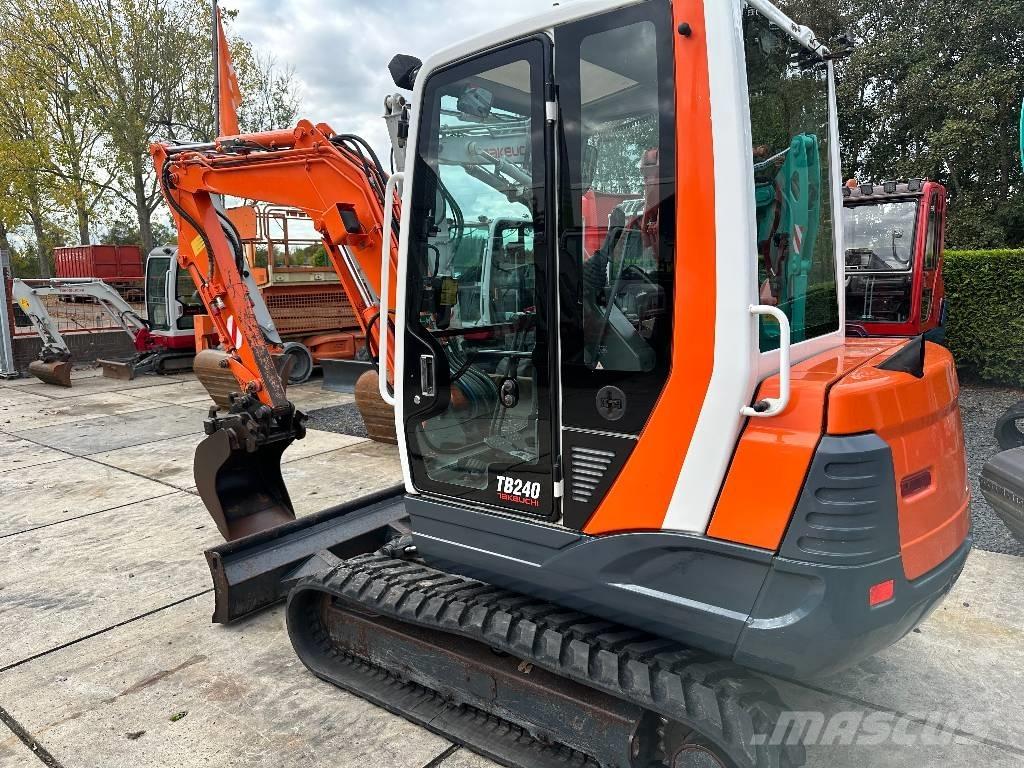 Takeuchi TB 235 CR Miniescavadeiras