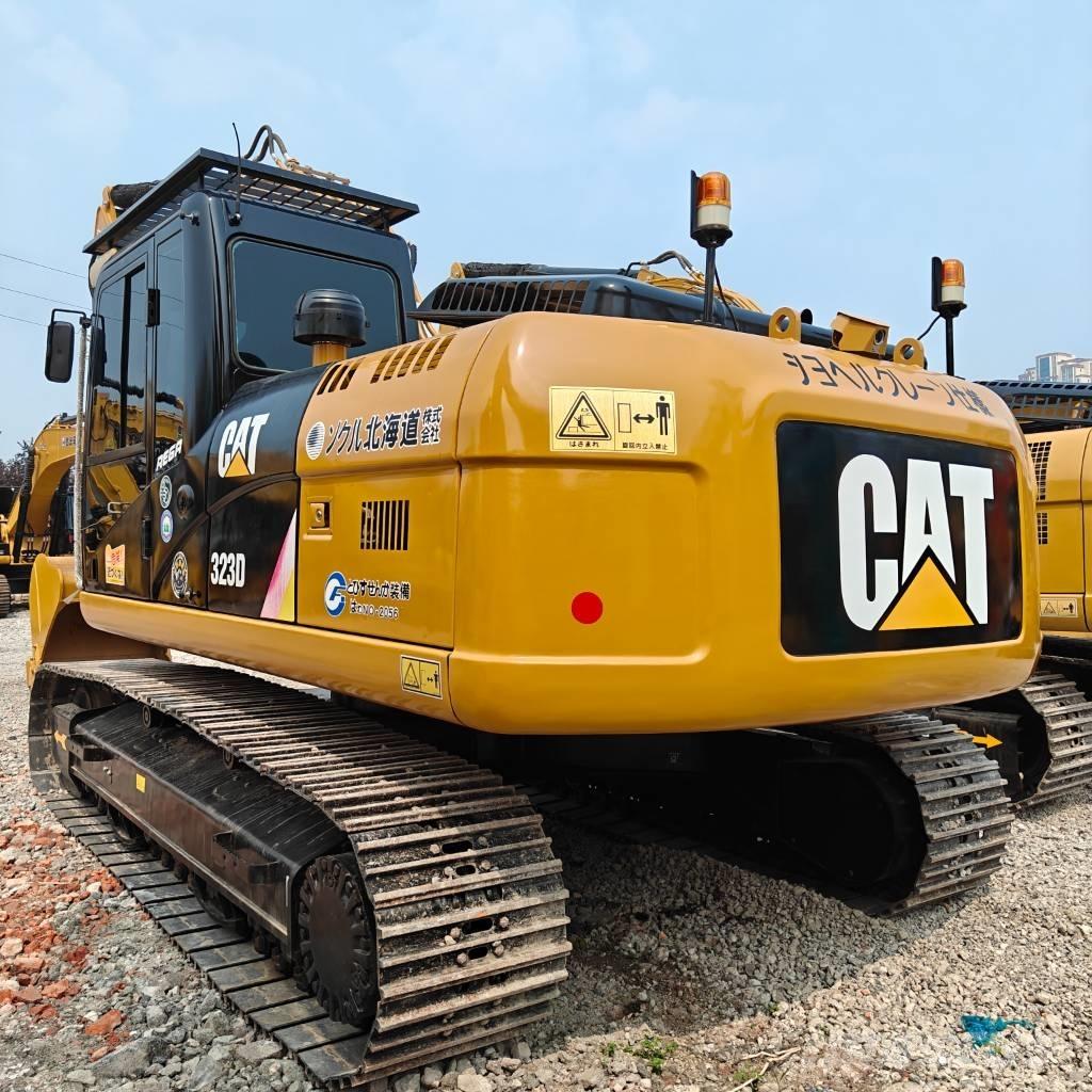 CAT 323D Escavadeiras de esteiras