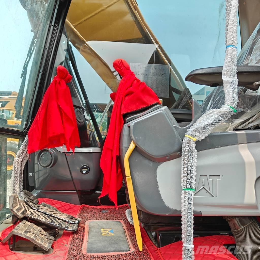 CAT 323D Escavadeiras de esteiras