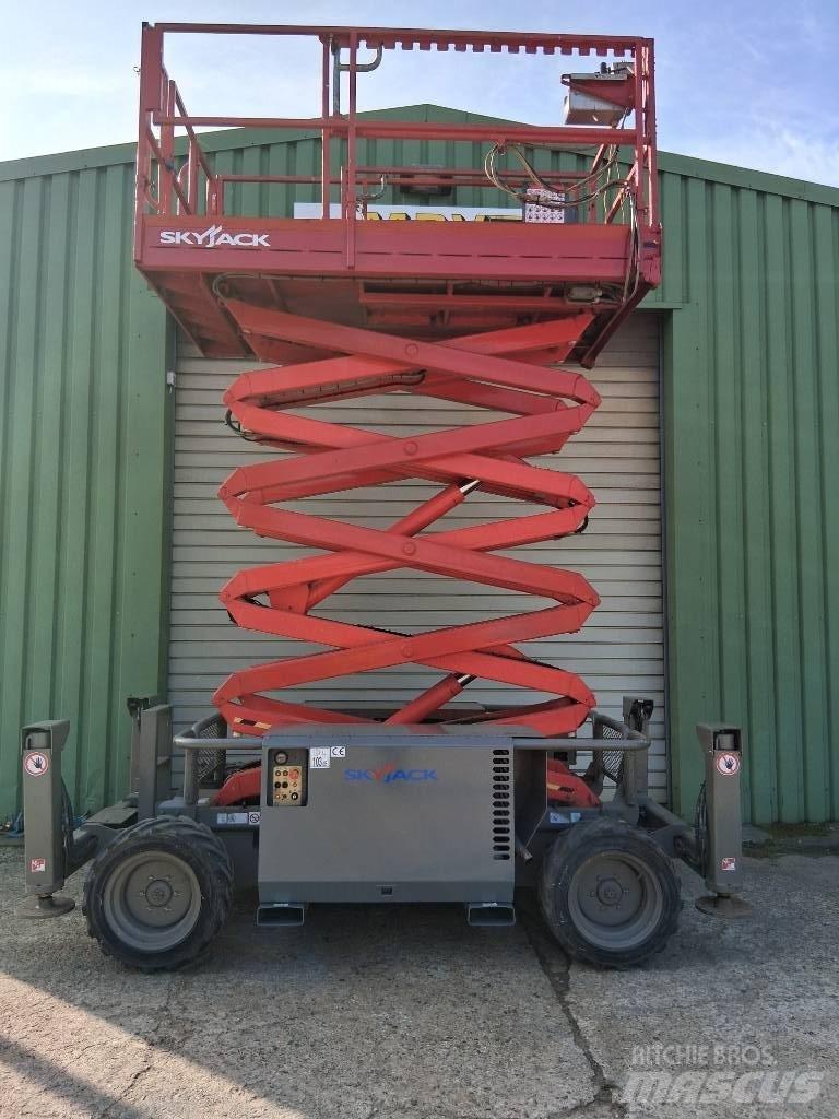 SkyJack SJ 6832 RT Elevadores de tesoura