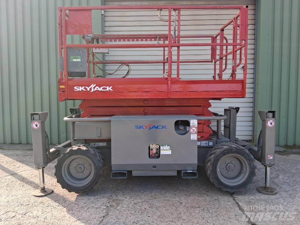 SkyJack SJ 6832 RT Elevadores de tesoura