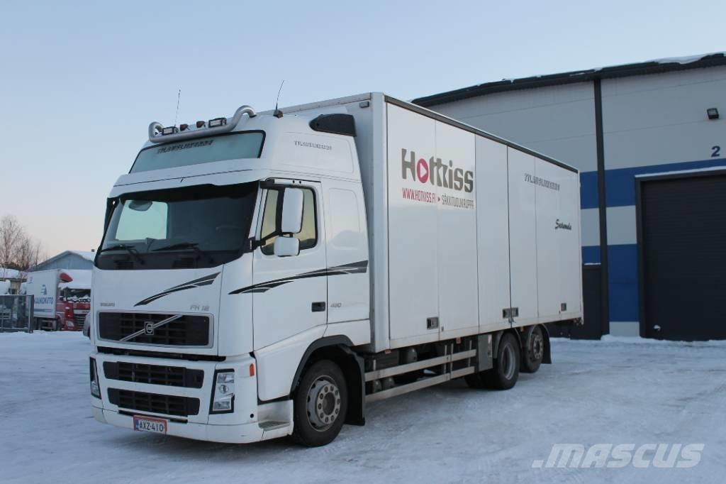 Volvo FH 12 460 Caminhões de caixa fechada