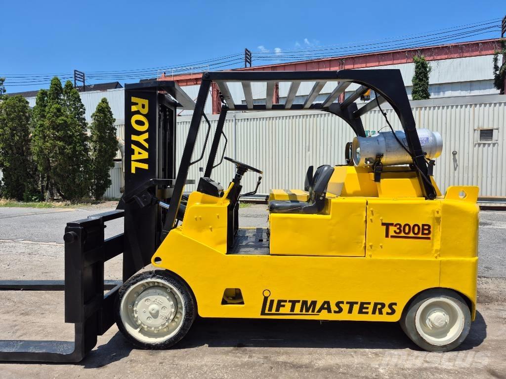 Royal T300B Empilhadores todo-terreno