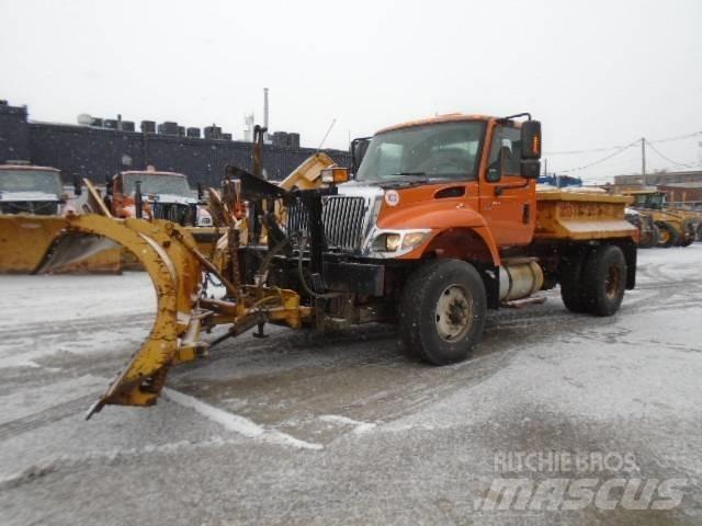 International 7400 Lâminas de neve e arados