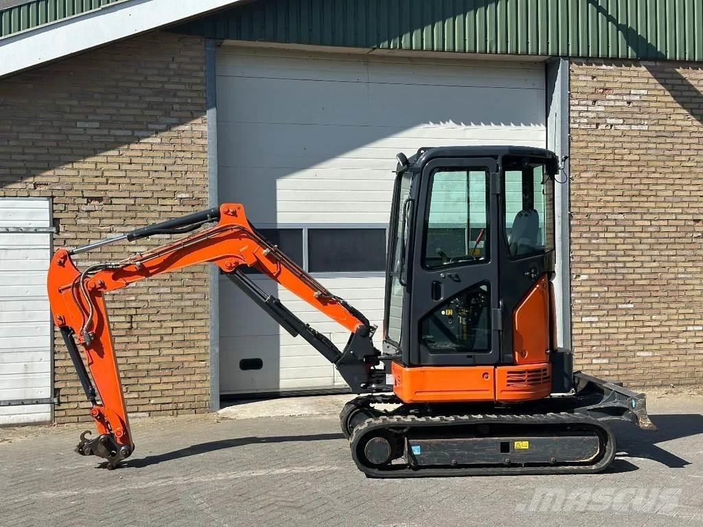Hitachi ZX26U-6CR Miniescavadeiras
