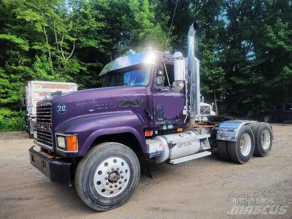 Mack CH 613 Cavalos Mecânicos