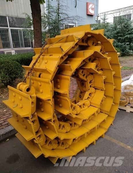Komatsu D155A-6 Rastos